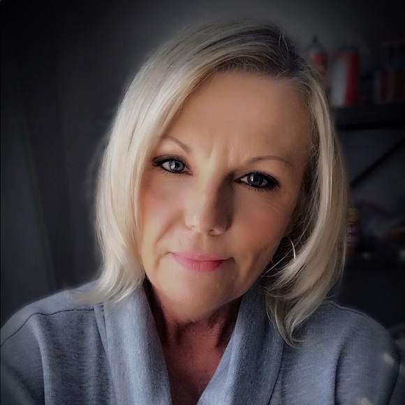 Meet your Posher, Rebecca - Picture 1 of 1